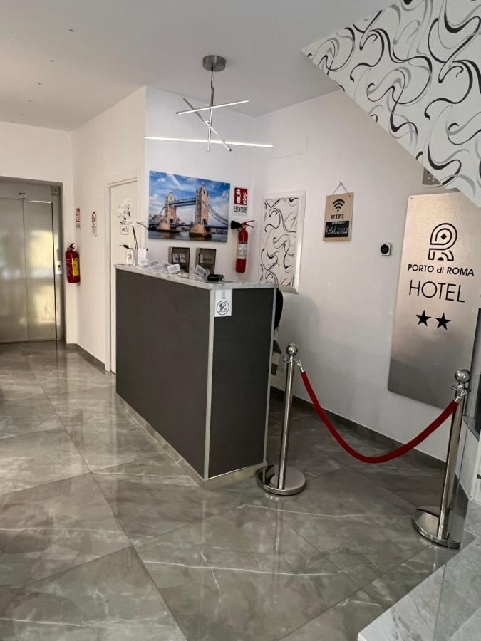 Hotel Porto Di Roma Чивитавекия Екстериор снимка